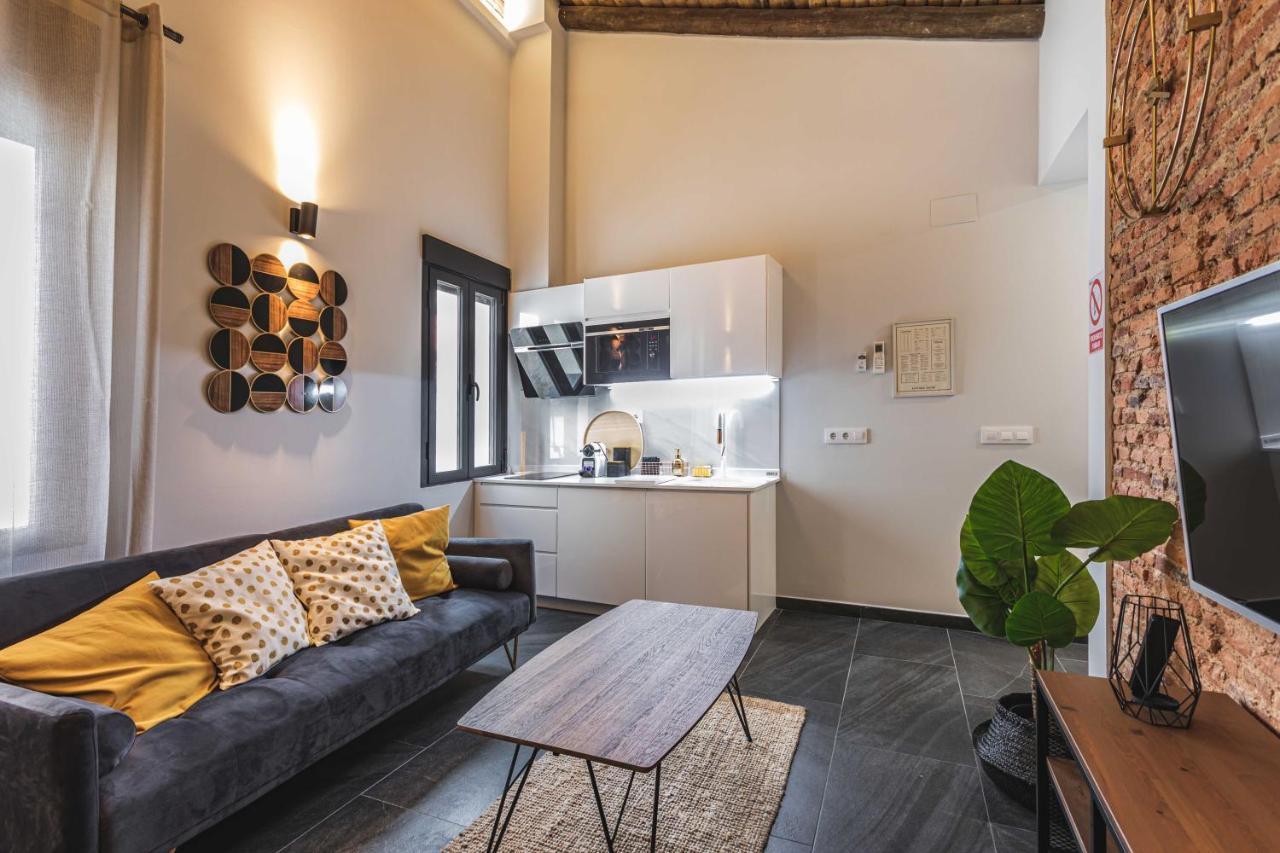 Apartamentos Caceres Central Suites Ngoại thất bức ảnh