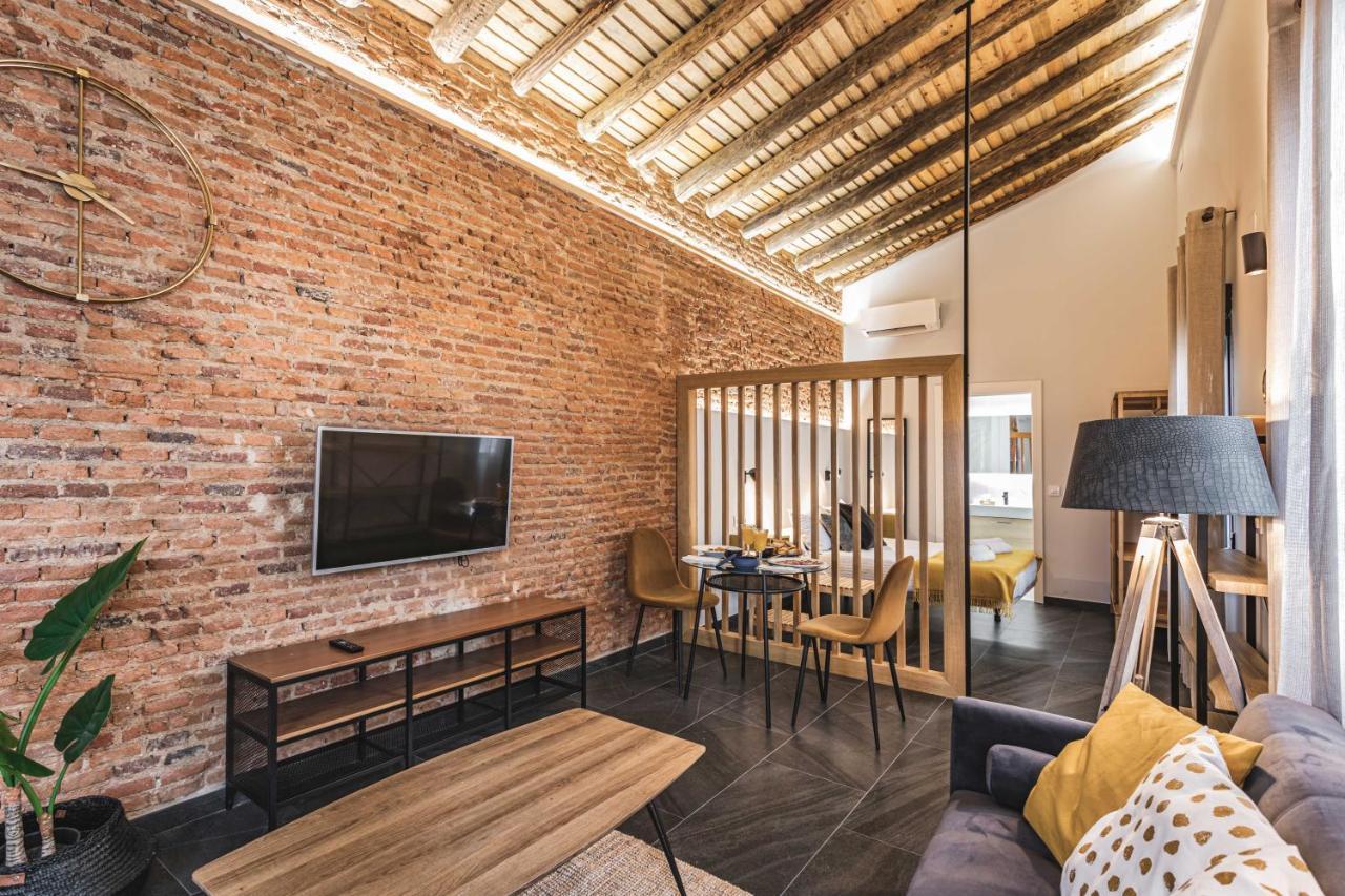 Apartamentos Caceres Central Suites Ngoại thất bức ảnh