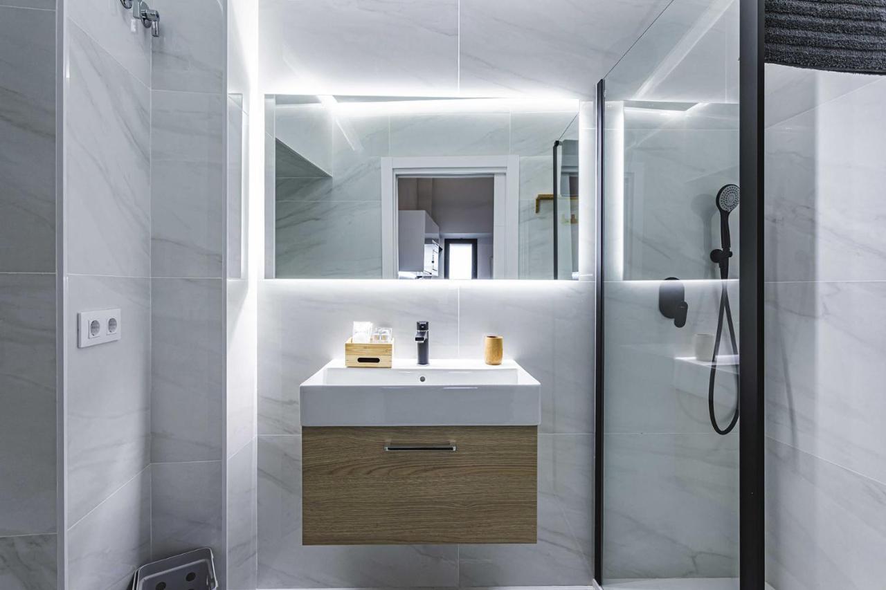 Apartamentos Caceres Central Suites Ngoại thất bức ảnh
